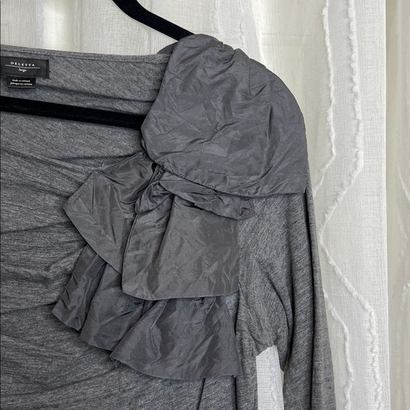 Deletta Anthropologie Ruffle Shoulder Boho Top | Gray | Size Large - Picture 2 of 4